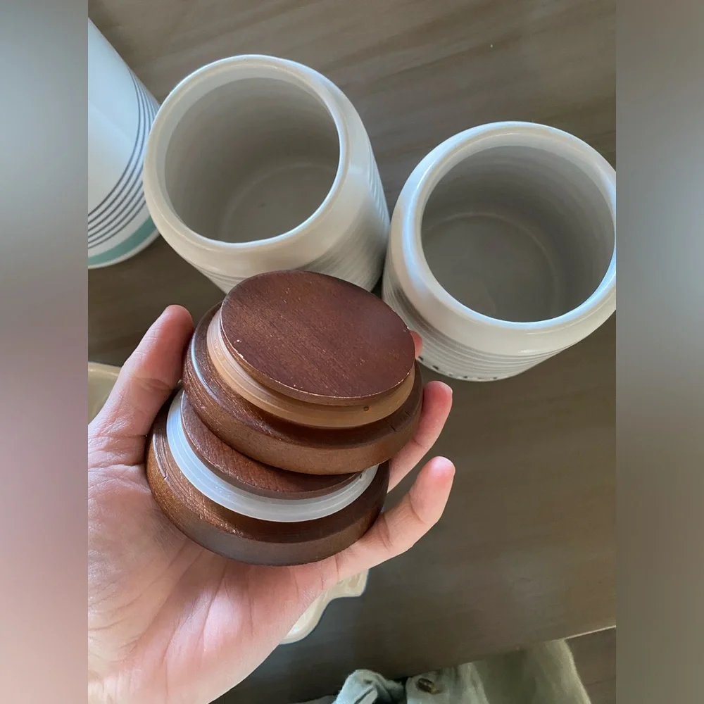 Kitchen items - Picture 3 of 4